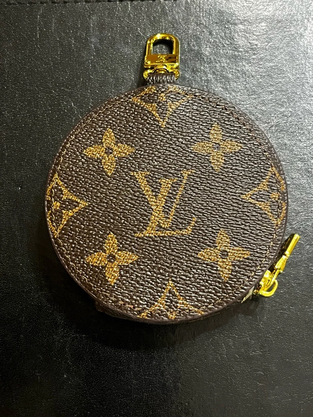 Louis. Vuitton. 2021 L.E. Japanese Garden Cherry Blossom Cat Vivienne. Pouch